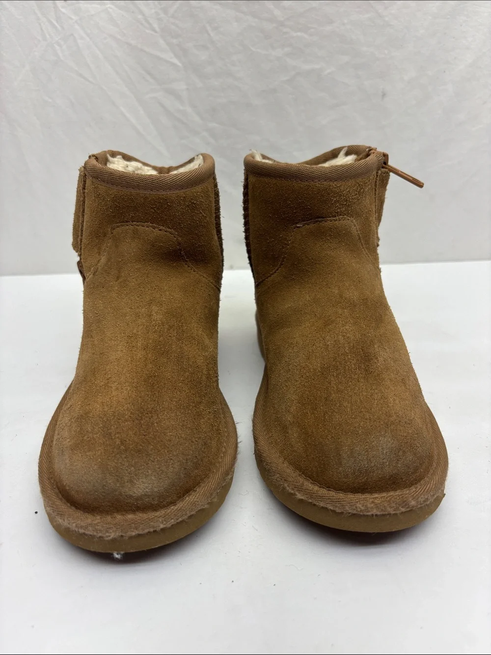 UGG Kids Brown Suede Shearling Lined Ankle Boots, SZ 13 little girl, box 79